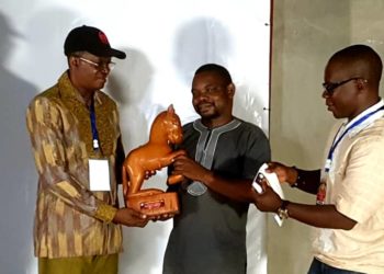 2e édition du Festival International des Films Identitaires et Solidaires ( FestiFIS): Gaston Yamaro décroche le prix ”Dum ka”.