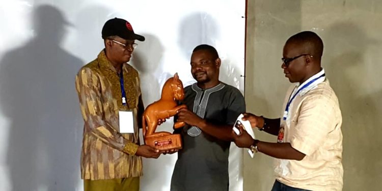 2e édition du Festival International des Films Identitaires et Solidaires ( FestiFIS): Gaston Yamaro décroche le prix ”Dum ka”.