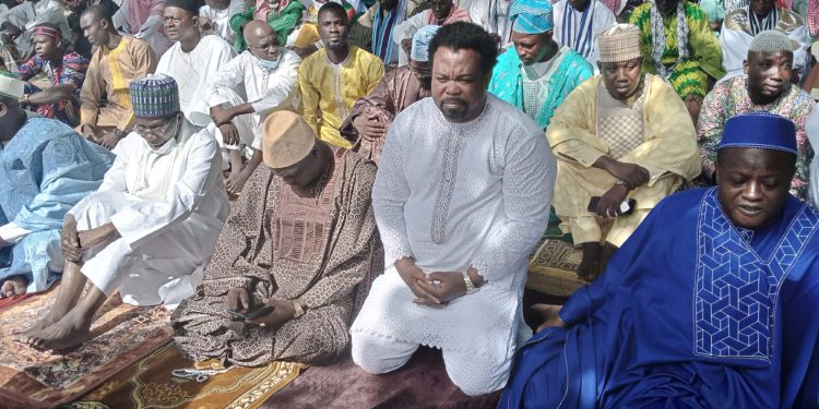 Aïd el fitr 2022 : Sidikou Karimou, Malick Gomina, Illiassou Biaou et Walis Zoumarou communient avec les fidèles musulmans de Djougou