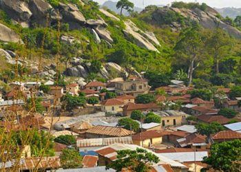 Dassa : en manque d’eau et d’électricité, la population s’indigne.