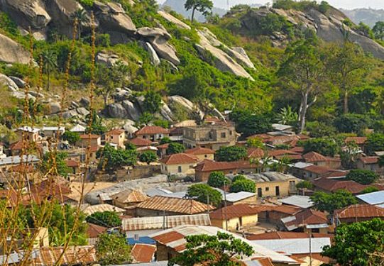 Dassa : en manque d’eau et d’électricité, la population s’indigne.