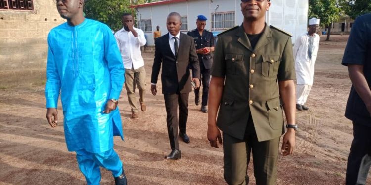 Borgou/Baccalauréat session de juin 2022 : Le préfet Djibril Mama Cissé au Ceg Albarika pour le lancement des épreuves.