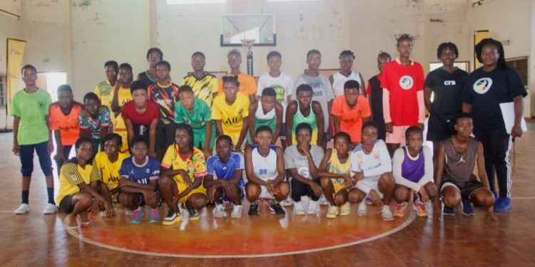Basketball : Première journée du Camp Amazones Debout à Ouidah.