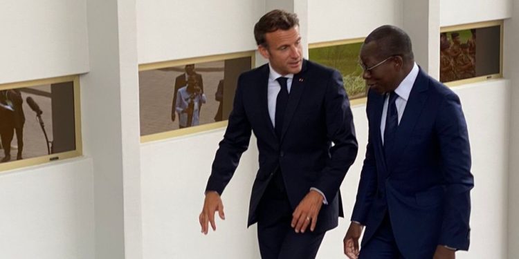 Bénin : Arrivée du Président Emmanuel Macron au Palais de la Marina (Vidéo)