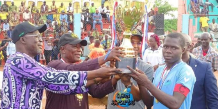Coupe de l’indépendance dans le Borgou : Le maire Roland Gounou Lafia de Nikki remporte le trophée devant son frère Inoussa Chabi Zimé de Parakou.