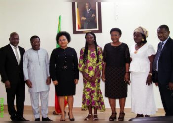 Éducation-Baccalaureat 2022 : Laurence Gbayé Evania la première reçue par les membres du gouvernement .