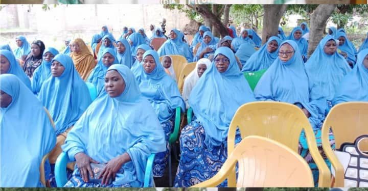 Activité politique de “Les Démocrates”: A l’appel de Hadja Lamatou Bougnon Yarou, des groupements et associations de femmes souscrivent à l’initiative Cash du parti.