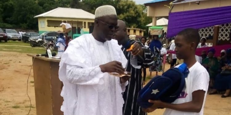 Éducation-Parakou: Le Bloc Républicain récompense les meilleurs apprenants de la 2e édition des ”Cours de vacances BR”.