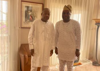 Porto-Novo : Le Maire Charlemagne Yankoty rend un vibrant hommage à Me Adrien Houngbedji.