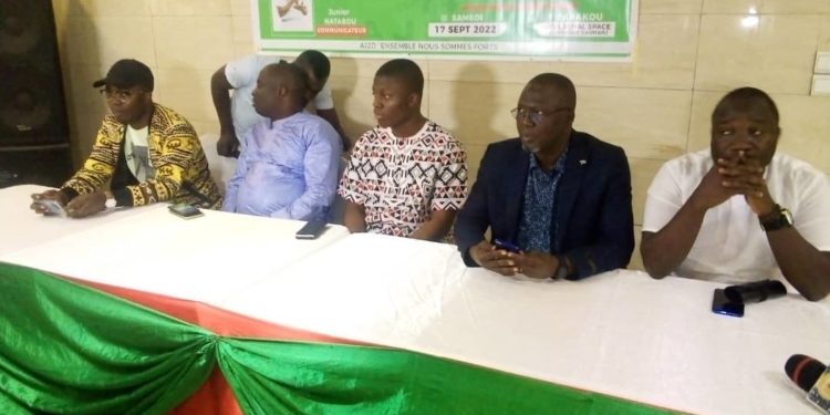 Leadership : Junior Natabou a entretenu la jeunesse parakoise sur l’entrepreneuriat digitale.