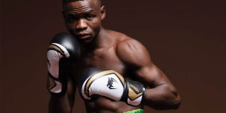 Boxe : Clément Loko met KO le nigérian Félix Ezekwu.
