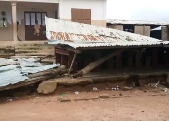 Effondrement d’une salle de classe à l’Epp Gannon de Parakou : Des écoliers et un enseignant blessés.