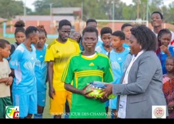 Découverte- Football: Rizlath, la petite imprévisible