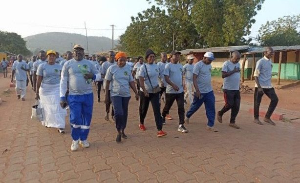 Société – Tanguiéta : Kouaro Yves Chabi Lutte contre les maladies cardiovasculaires à travers une marche au profit des personnes de troisième âge.