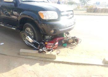 Sécurité routière : Nouvel accident au rond-point Hubert Maga de Parakou, d’importants dégâts et de blessés graves.