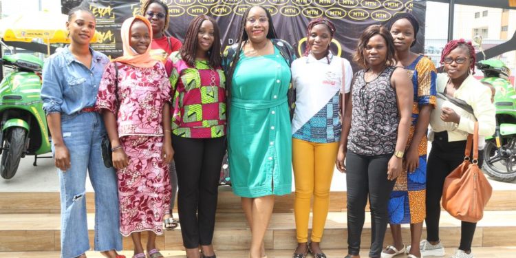 Opportunité : MTN Bénin pour la promotion de l’entrepreneuriat à travers le “21 Days of Y’ello Care”.