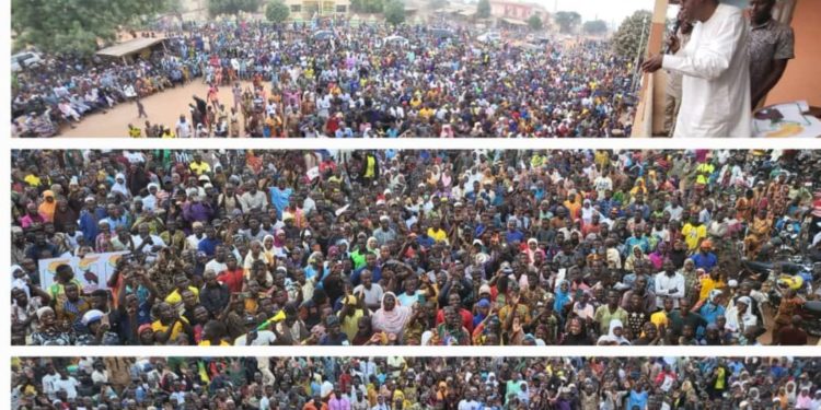Campagne électorale : Boni Yayi prêche ”Les Démocrates” et déjoue les pronostics de popularité. (La marée humaine en images)