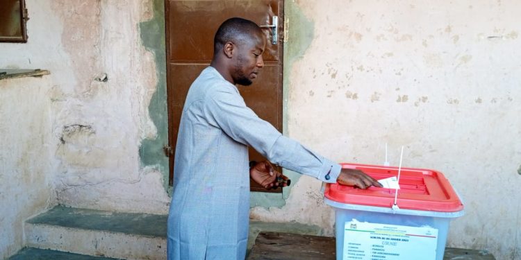 Législatives 2023/ Yarakinnin : Dassouki Sidi Issifou a accompli son devoir civique.