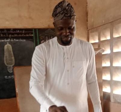 Législatives 2023: El hadj Djamiou Djetina accomplit son devoir civique.