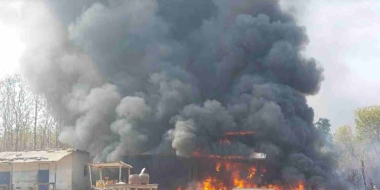 Incendie : Un dépôt d’essence frelatée en feu à Savè.
