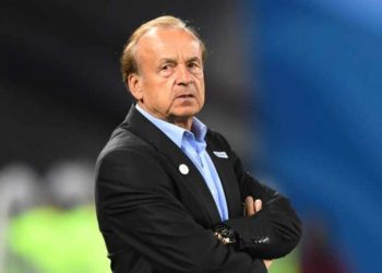 Football : Gernot Rohr remplace Michel Dussuyer.