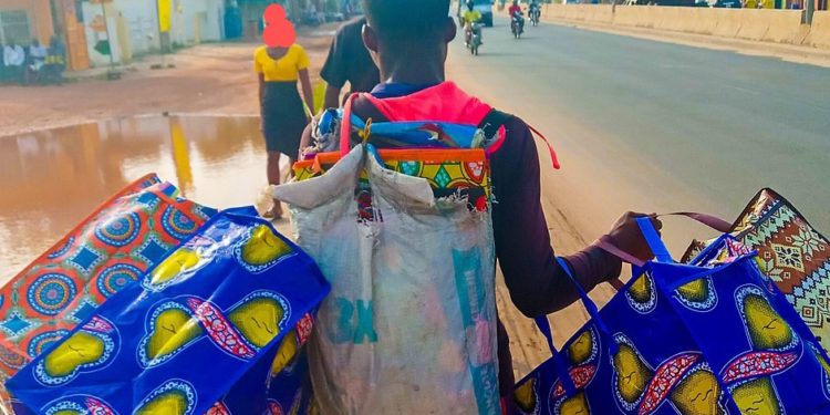 Parakou/Marché Arzèkè : Petits et grands marchands, pas toujours la lune de miel.