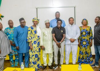 Parakou : Sidikou Karimou installe Isdeen Idrissou et le bureau d’Espoir Handball Club.