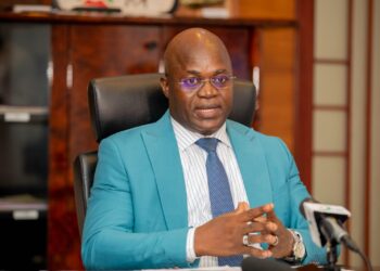 Enseignement secondaire : Le ministre Yves Kouaro invite les établissements au respect du calendrier scolaire.