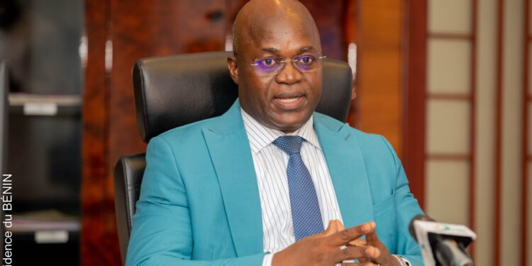 Enseignement secondaire : Le ministre Yves Kouaro invite les établissements au respect du calendrier scolaire.