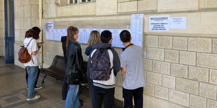 Baccalauréat 2023 en France : Une personne de 76 ans parmi les candidats.