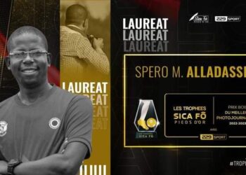 Trophées Sica-fô : Spero Marius Alladassivo distingué meilleur photojournaliste.