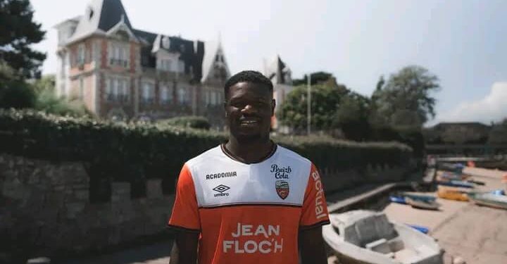 Football : Tosin Aiyegun rejoint le FC Lorient.