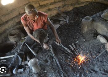 Interdiction d’exportation de ferraille au Bénin : La réaction d’un forgeron de Parakou.