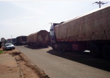 Fermeture de la frontière à Malanville : Le calvaire des conducteurs de camions gros porteurs.