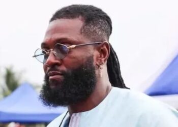 Football : « Je ne peux pas m’asseoir et parler football avec…» réagi Emmanuel Adébayor