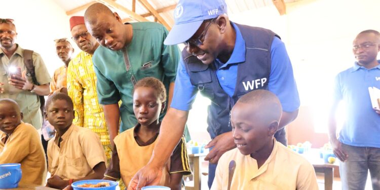 Alimentation scolaire: Ali Ouattara et le conseil communal de Banikoara échangent autour du PNASI. ( Des initiatives inspirantes à Founougo et Goumouri)
