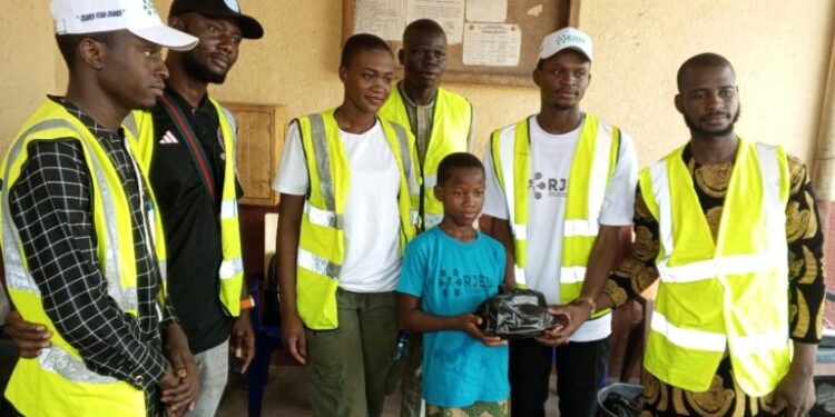 Parakou : Le Rjepp fait don de vêtements et d’aliments aux enfants de l’orphelinat saint Jean-Eudes.