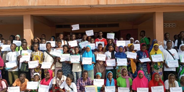 The Saliou Abeni Foundation: l’Honorable Alidjanatou Saliou-arekpa outille les jeunes de la 14ème Circonscription électorale sur les opportunités et risques du numérique