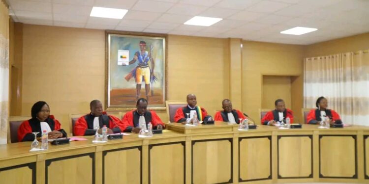 Recours sur le contrat de travail des AME: La Cour Constitutionnelle se déclare incompétente