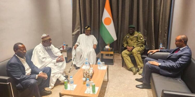 Crise Bénin-Niger: Les présidents Boni Yayi et Nicéphore Soglo sont arrivés au Niger.
