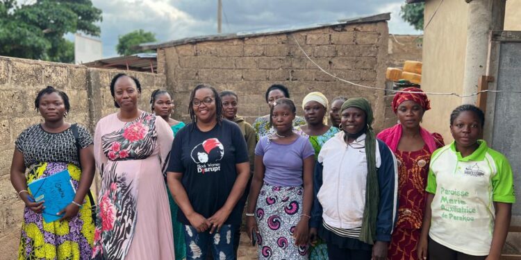 Parakou-Automonisation de la femme : La présidente Raoule Oloukou Yayi et la CADF rendent hommage à Ella Wama .