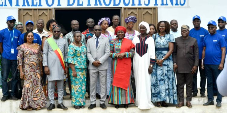 Soutien aux petits producteurs: A Bantè, Mariam Chabi Talata salue la bravoure des étuveuses de riz des Collines.