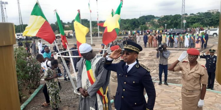 Célébration du 64ème anniversaire de l’indépendance du Bénin : Le préfet Djibril Mama Cissé et le maire Inoussa Zimé Chabi sacrifient à la tradition