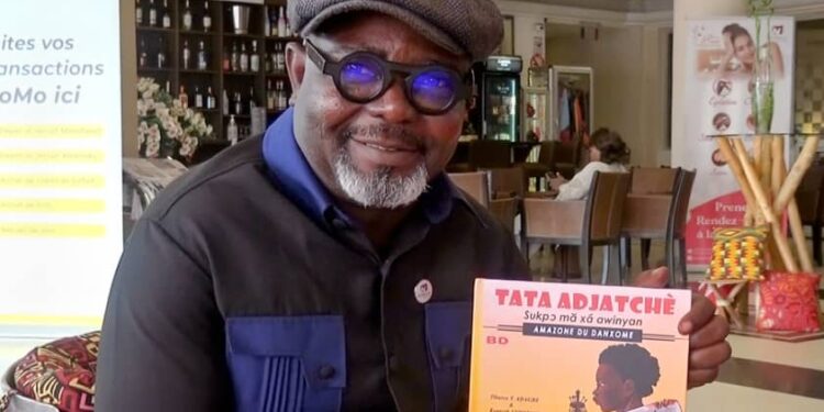 Séance de Dédicace : Distel Amoussou à l’Honneur avec la BD “Tata Adjatchè”