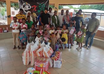 Don de kits scolaires et de denrées à l’orphelinat Sainte Thérèse de Tchatchou : Un geste fort de solidarité du RJEPP et des Motards de Parakou