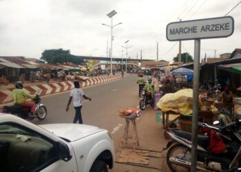 Marché Arzèkè : l’interdiction de circulation fait polémique.