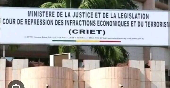 Affaire de vol présumé : Un cuisinier béninois devant la Criet pour un détournement de 1 million de dollars