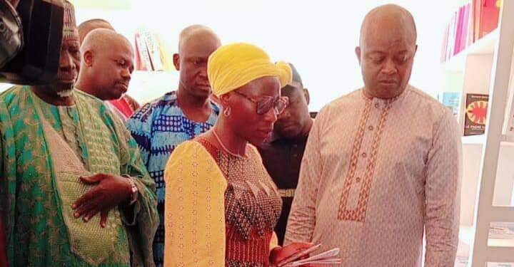 Éducation : Malick Gomina soutient le CEG 1 de Djougou avec une bibliothèque