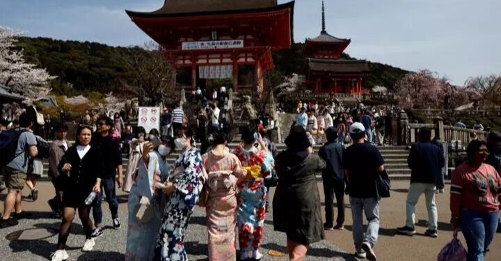 Japon : un record touristique historique mais des défis majeurs liés au surtourisme