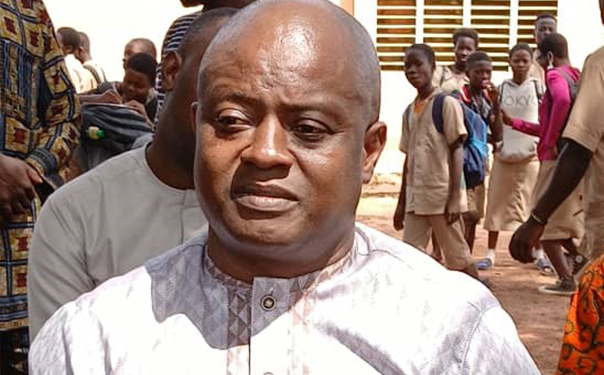 Soutien à l’EPP Gorobani : Malick Gomina offre des matériaux pour la construction